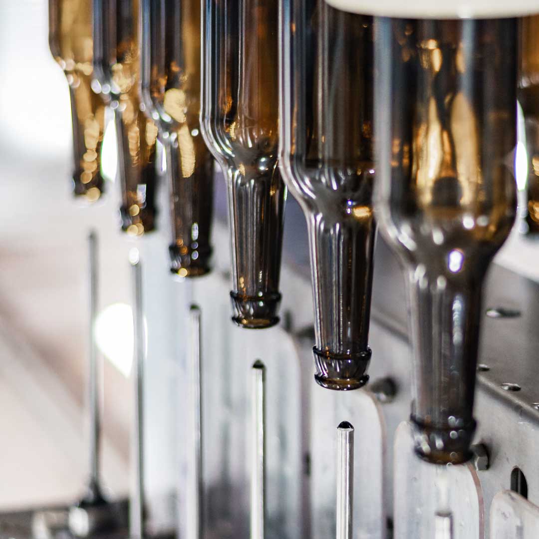 O rinse de garrafas na cadeia produtiva da indústria de bebidas e água mineral O rinse de garrafas na cadeia produtiva da indústria de bebidas e água mineral